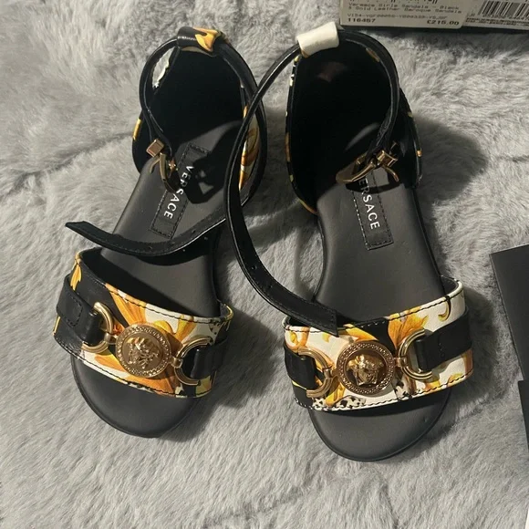 Versace Sandals toddler - Picture 2 of 8